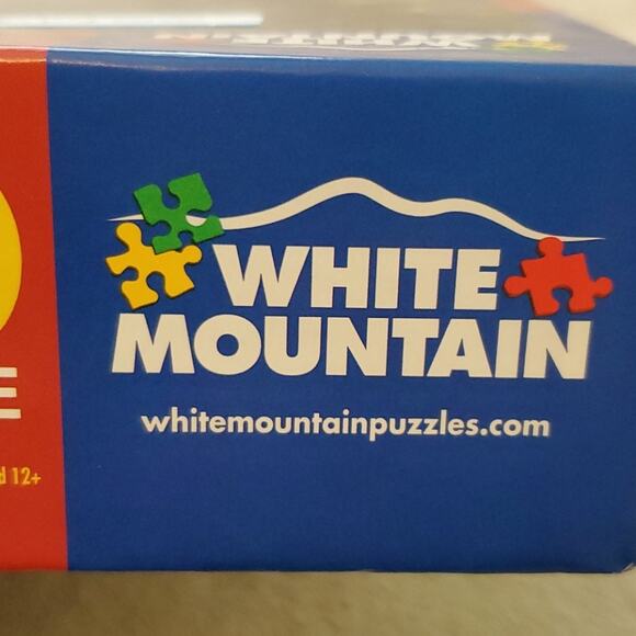 White Mountain Santa's Naptime puzzle - Picture 4 of 6